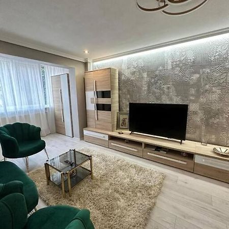 Stylish Apartment In Dambu Targu Mures Exterior foto
