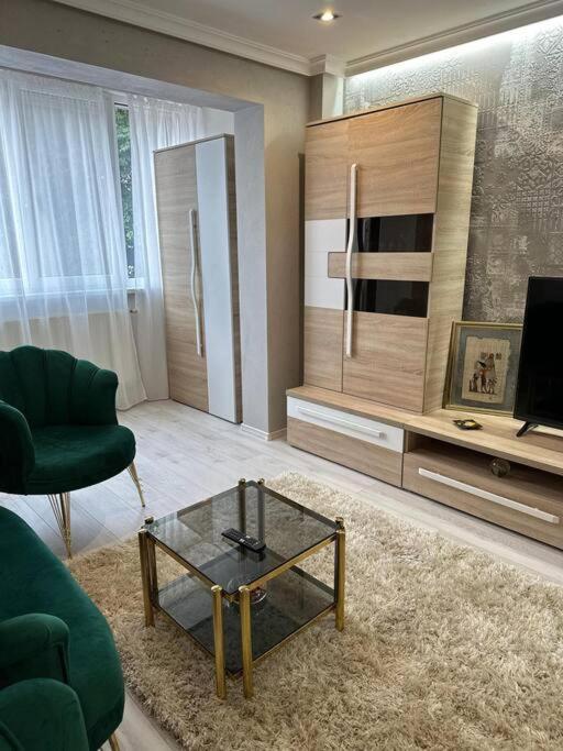 Stylish Apartment In Dambu Targu Mures Exterior foto