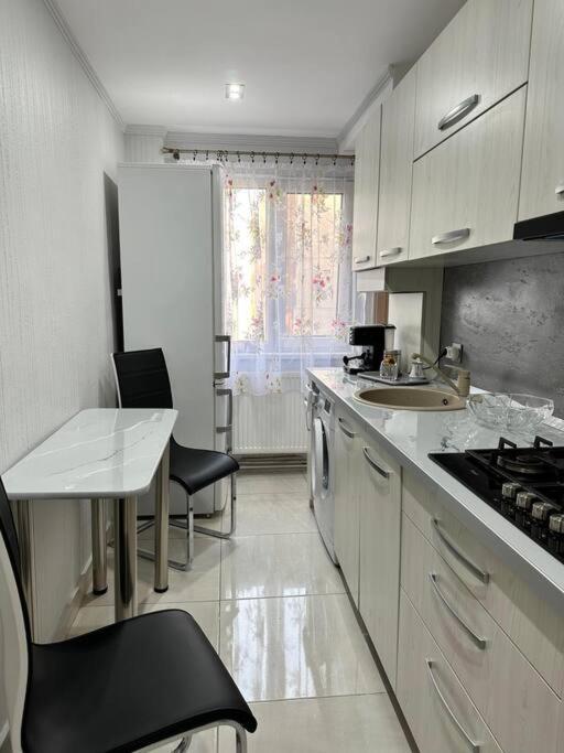 Stylish Apartment In Dambu Targu Mures Exterior foto